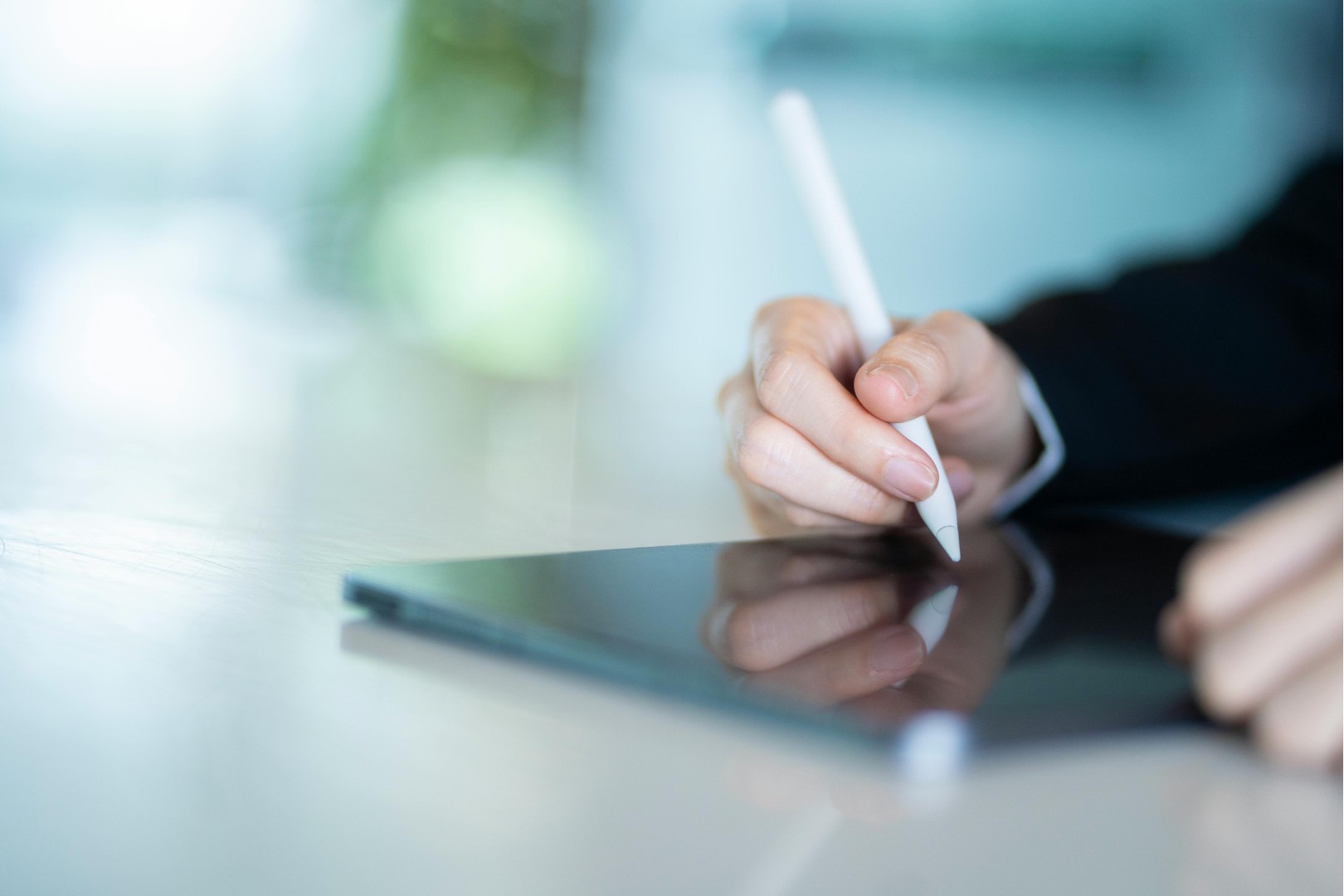 Business advisor with tablet